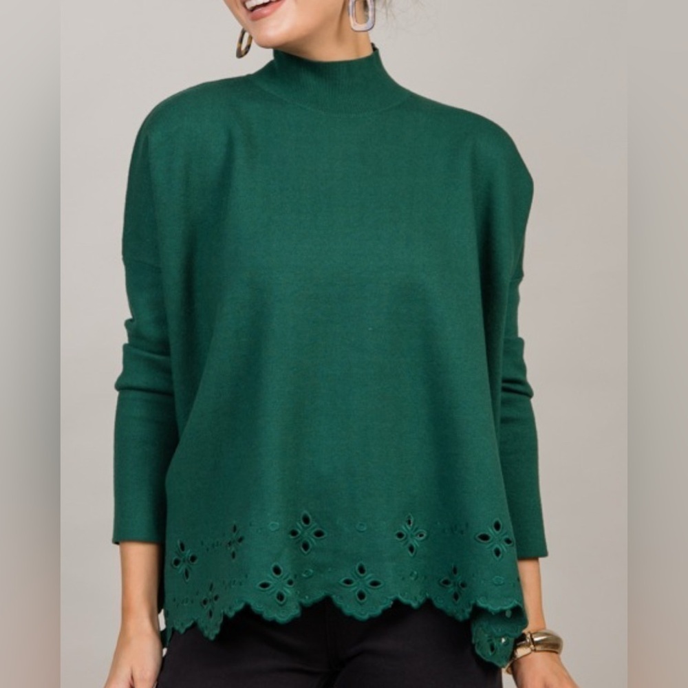 Emerald Green Eyelet Sweater Size Medium minimalist Feminine Holiday cozy